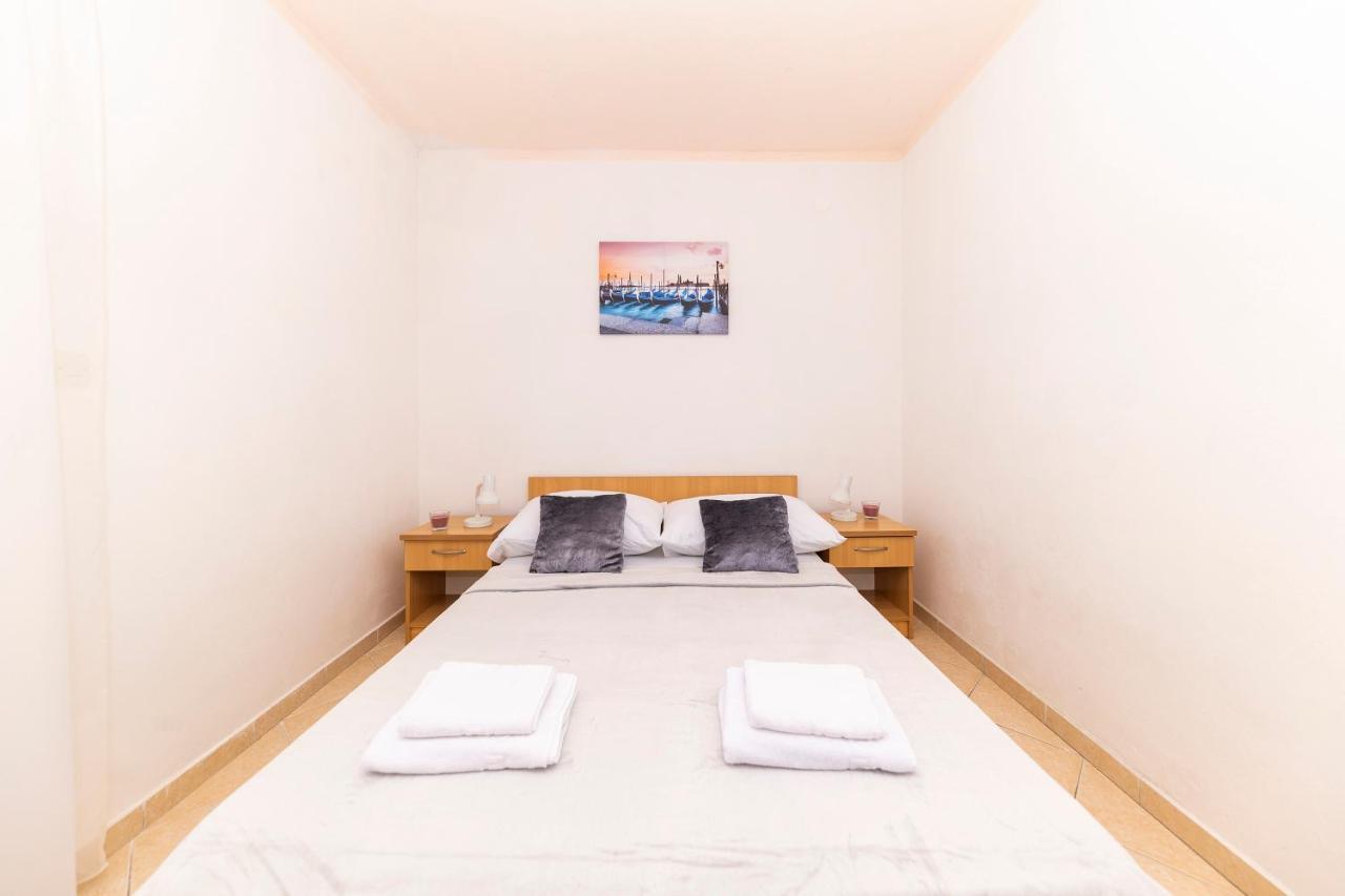 Apartments Seaside บาร์บินเย ภายนอก รูปภาพ